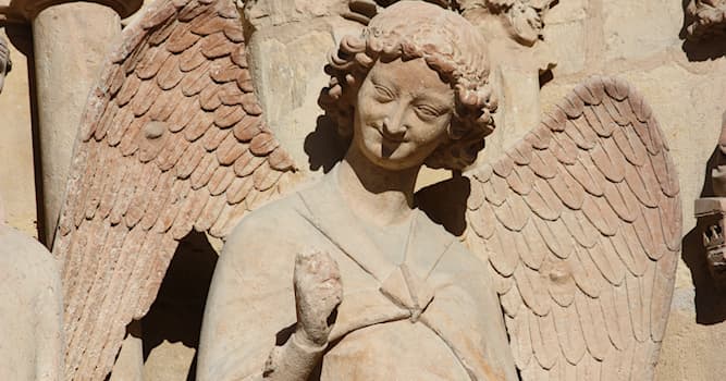 Cultuur Trivia Vraag: Welke Franse kathedraal staat bekend om deze lachende engel?