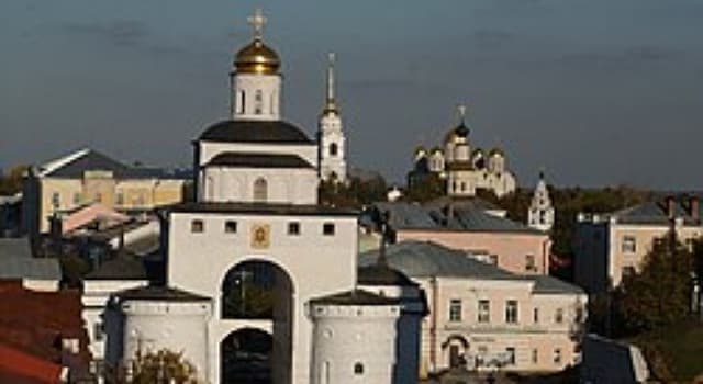 Culture Question: En quelle année la Porte dorée de Vladimir a-t-elle été construite ?