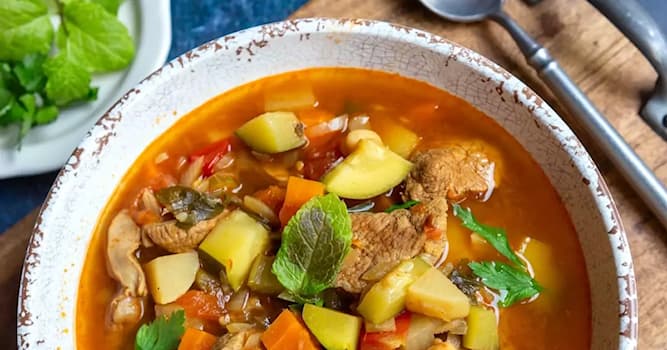 Cultuur Trivia Vraag: Hoe heet de Marokkaanse soep die wordt bereid met groenten, aardappelen en lamsvlees?