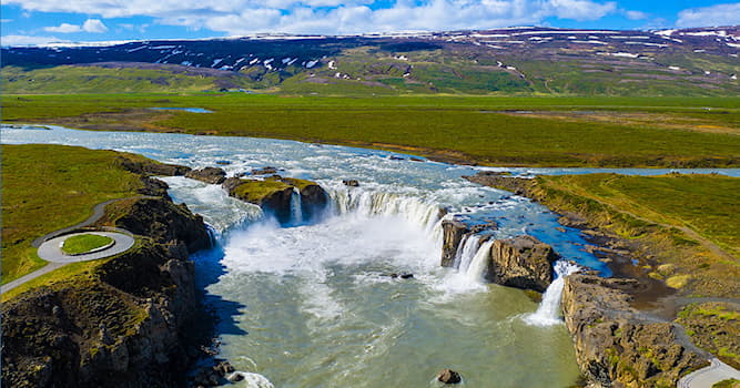 Aardrijkskunde Trivia Vraag: Hoe heet deze bekende waterval in IJsland?