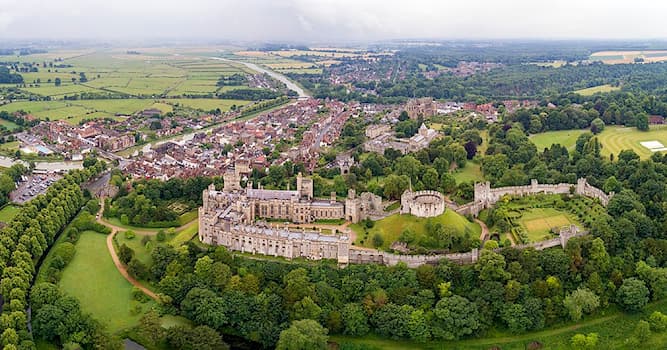 Aardrijkskunde Trivia Vraag: Hoe heet dit bekende kasteel in Groot-Brittannië?