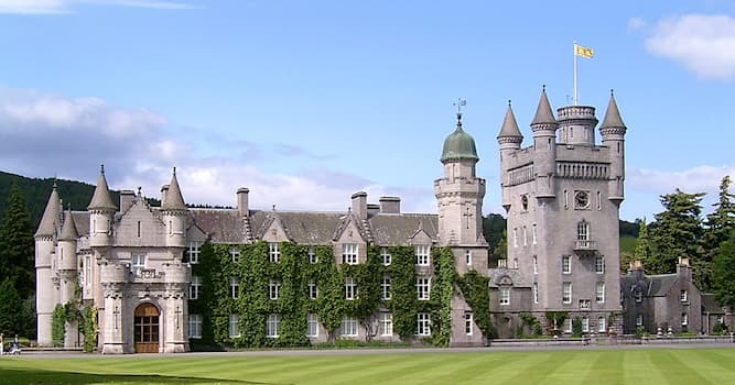 Aardrijkskunde Trivia Vraag: Hoe heet dit bekende kasteel in Schotland?