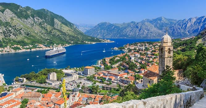 Aardrijkskunde Trivia Vraag: In welk land ligt de ommuurde havenstad Kotor?