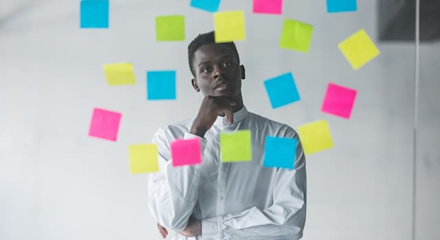 Maatschappij Trivia Vraag: Wat betekent 'gevoel van doelgerichtheid'?