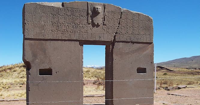 Cultuur Trivia Vraag: Op welke bekende archeologische vindplaats vind je deze monolitische Zonnepoort?
