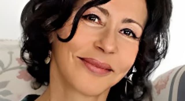 Culture Question: Quelle pièce de théâtre de Yasmina Reza a remporté un succès international et a été adaptée au cinéma ?