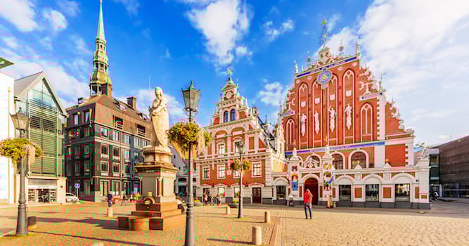 Aardrijkskunde Trivia Vraag: Van welke stad is het Zwarthoofdenhuis een van de belangrijkste bezienswaardigheden?