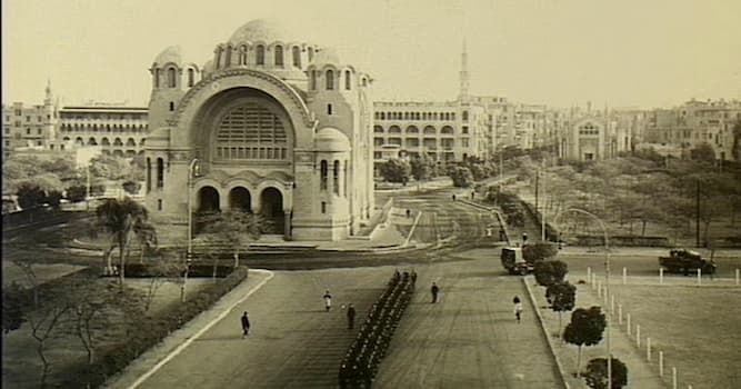 Geschiedenis Trivia Vraag: Welke Belgische industrieel was verantwoordelijk voor de aanleg van Heliopolis, een voorstad van Caïro?