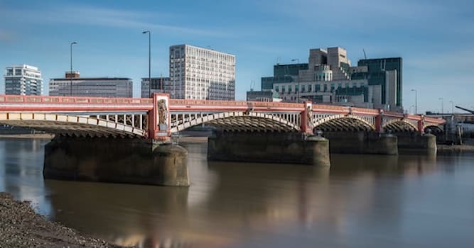 Aardrijkskunde Trivia Vraag: Hoe heet deze brug in Londen?