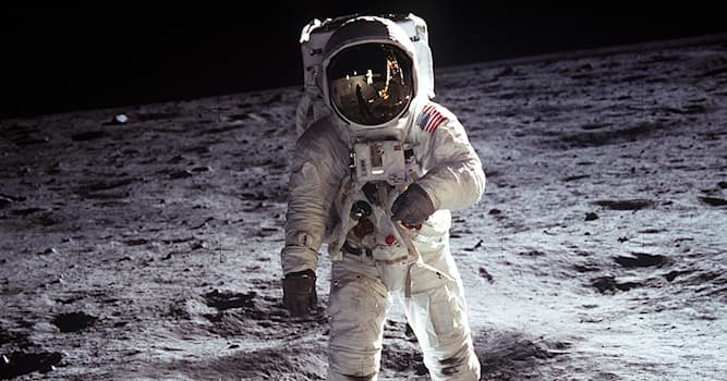 Geschiedenis Trivia Vraag: Hoe heette het ruimtetuig dat Neil Armstrong naar de maan bracht?