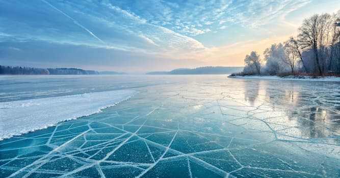 Natuur Trivia Vraag: Wat vormt zich op het wateroppervlak als het bevriest?