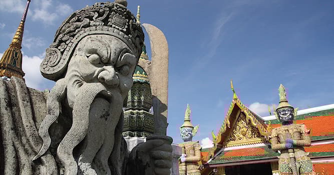 Aardrijkskunde Trivia Vraag: Hoe heet de tempel die zich bevindt op het terrein van het Koninklijk Paleis in Bangkok?