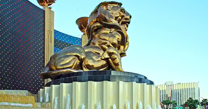Aardrijkskunde Trivia Vraag: Voor welk hotel-casino in Las Vegas ligt deze iconische leeuw?
