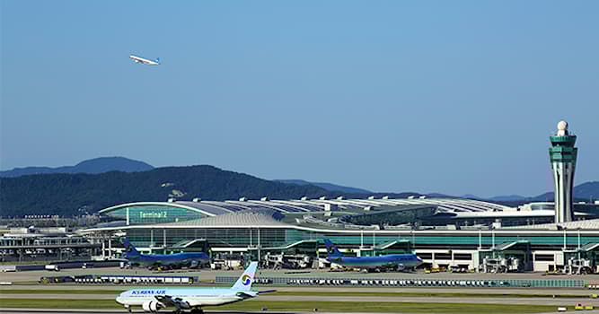 활동 내역 상식 퀴즈: 인천 국제공항이 개항된 해는?