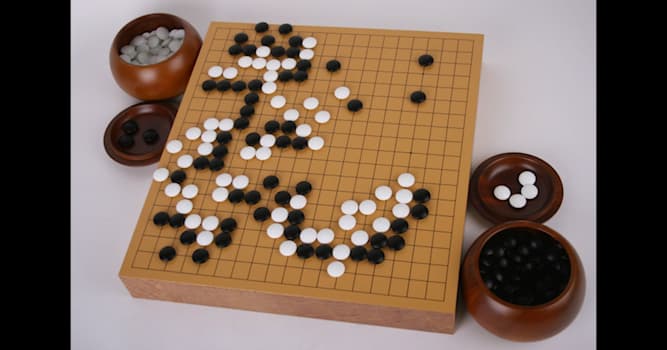 문화 상식 퀴즈: 바둑판에 최대 몇 개의 바둑돌을 놓을 수 있나요?