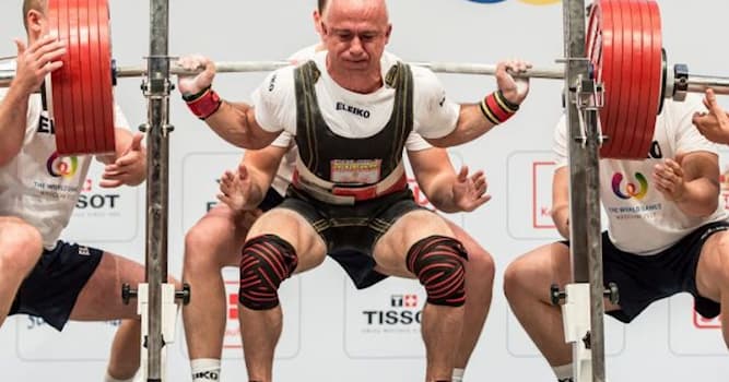 sport Pytanie-Ciekawostka: Co wchodzi w skład dyscypliny sportowej zwanej trójbojem siłowym ?