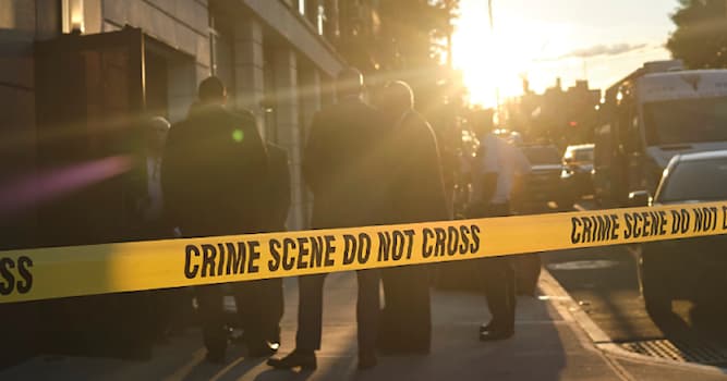 Film & TV Triviafråga: Vad heter den amerikanska TV-serien som handlar om en kriminaltekniker i Miami som även är seriemördare?