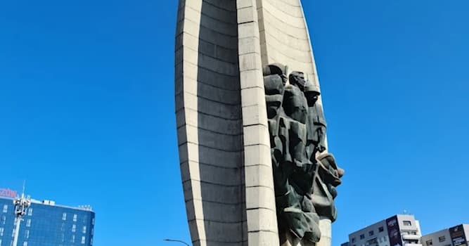 Geografia Pytanie-Ciekawostka: W jakim mieście znajduje się ten pomnik?