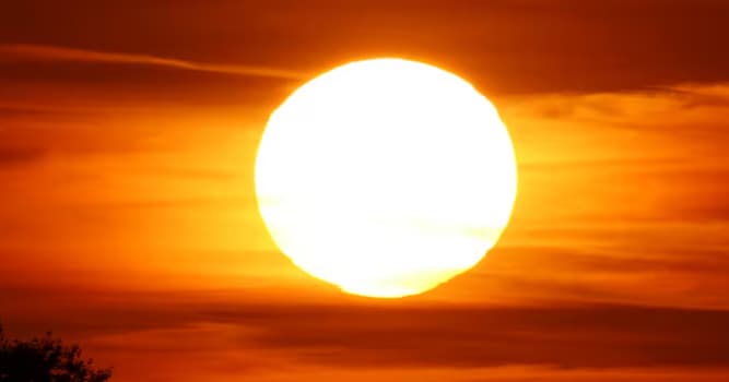 Wetenschap Trivia Vraag: Welke twee elementen vormen samen meer dan 99% van de massa van het Zonnesysteem buiten de Zon zelf?