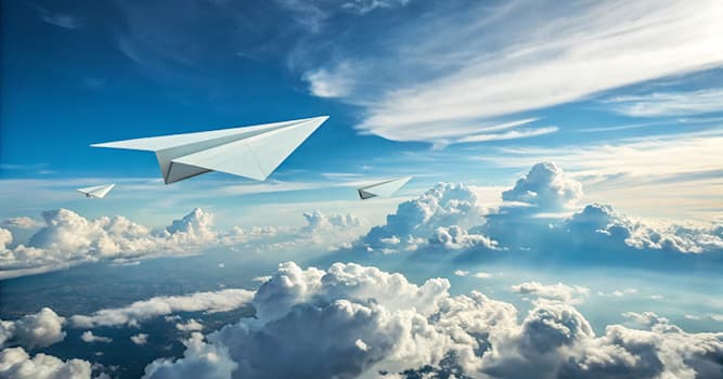 społeczeństwo Pytanie-Ciekawostka: Co oznacza termin "poczta lotnicza"?