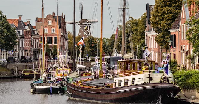 Geschiedenis Trivia Vraag: In welke Friese stad werd Bonifatius in het jaar 754 vermoord?