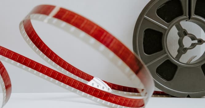Filmy Pytanie-Ciekawostka: Która aktorka zagrała w filmie "Człowiek z blizną" z 1983 roku?