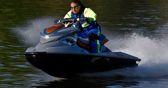 Maatschappij Trivia Vraag: Welk water voertuig zie je hier?