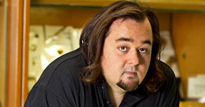Films & TV Trivia Vraag: Chumlee speelde mee in de tv show: "Pawn Stars". Wat is zijn echte naam?
