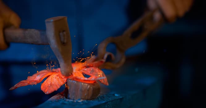 Toplum Trivia Sorusu: Sıcak Metal ile Kim Çalışır?