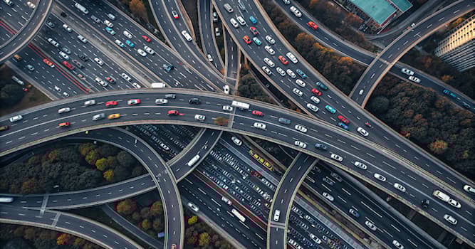 Toplum Trivia Sorusu: "Trafik sıkışıklığı" terimi neyi ifade eder?