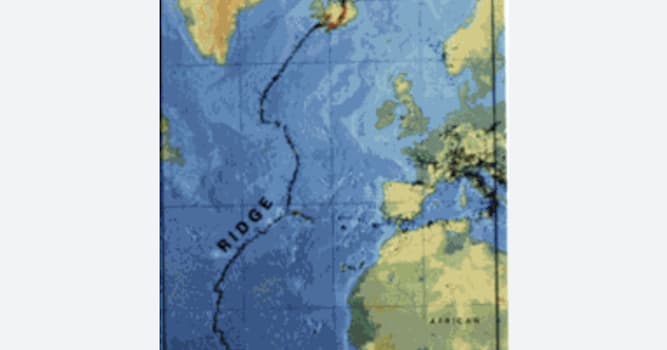 自然 小問題：世界上唯一外露的中洋脊上包含哪一個國家？