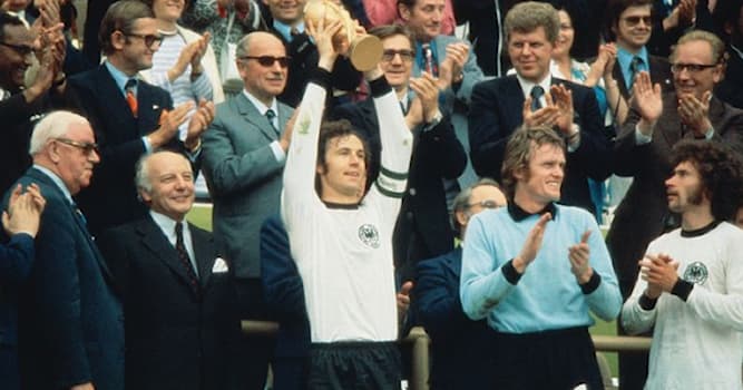 Sport Question: Dans quel sport l’Allemand Franz Beckenbauer est-il devenu célèbre ?